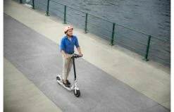 Segway Ninebot KickScooter MAX G30LE II -OUTDOOR SPEELGOED Winkel 1200x801 2