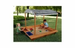 KidKraft Zandbak Met Zonnedak Voor Buiten - Marineblauw En Wit 29 KidKraft Zandbak Met Zonnedak Voor Buiten - Marineblauw En Wit -OUTDOOR SPEELGOED Winkel 71f2e0438c6470e9370571856a351709fd98e457dee429bc9fe34adb4b205bf9