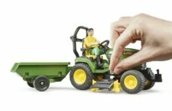 Bruder 62104 John Deere Zitmaaier Met Tuinman En Accessoires -OUTDOOR SPEELGOED Winkel grasmaaier.jpg 4