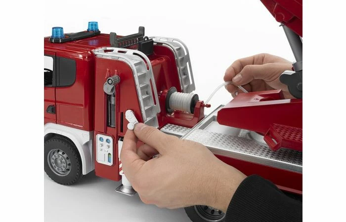 Bruder 3590 Scania R-Serie Brandweer Met Spuit En Sirene 8 Bruder 3590 Scania R-Serie Brandweer Met Spuit En Sirene - Afbeelding 6